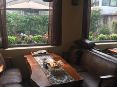 -小草屋轰趴馆别墅派对新场团建家庭聚会