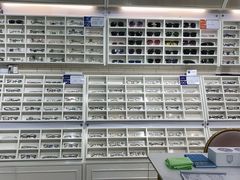 -诺柯视眼镜-蔡司依视路官方工厂店(淞南一店)