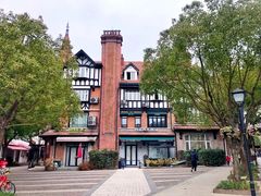 -钟书阁(松江泰晤士小镇店)