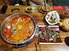 -亮欢寨酸汤鱼(沙冲路店)