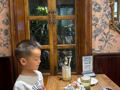 -秘密旅行Bonjour(黑金冠 江南西店)