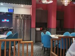-老街烧烤大排档·地道湖北菜·龙虾馆(汉口火车站店)
