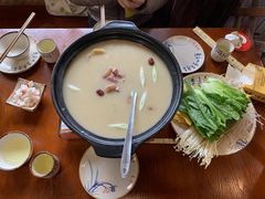 -黄桷树曹家私房菜(江与城店)