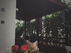 -彳亍咖啡·这里(水湾路店)