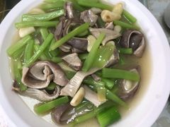 -曾氏肥肠馆(凯瑞雅居店)