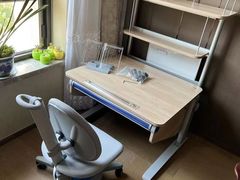 -moll学习桌椅(上海久光百货店)