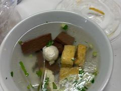 -松树干拌面店