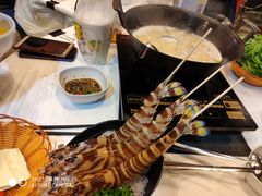 -鲜入围煮花胶鸡海鲜火锅