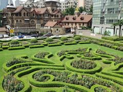 在别墅外天桥上拍到的外景-马勒别墅饭店(静安寺店)