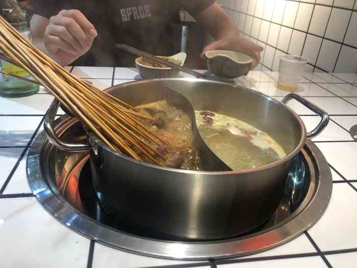 王胖胖老成都串串火锅(桃源中路铂金店)-"离家一站多路,之前跟朋友吃