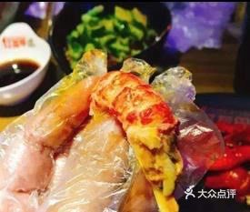 左手一只虾，右手一只蚝，好吃到没朋友 