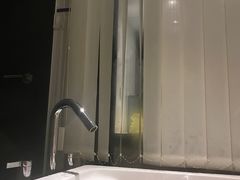 -桔子酒店(上海西藏北路地铁站店)