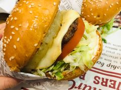 -The Habit Burger Grill 哈比特汉堡(世博店)