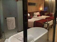 -三亚湾海居铂尔曼度假酒店