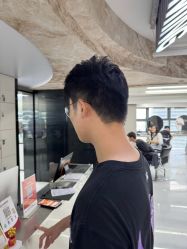 -宫铭烫发染发接发店