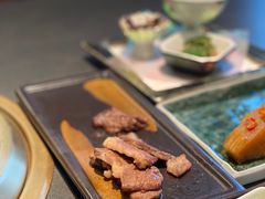 -铭牛烧肉·和牛海鲜自助(高新月牙湖店)
