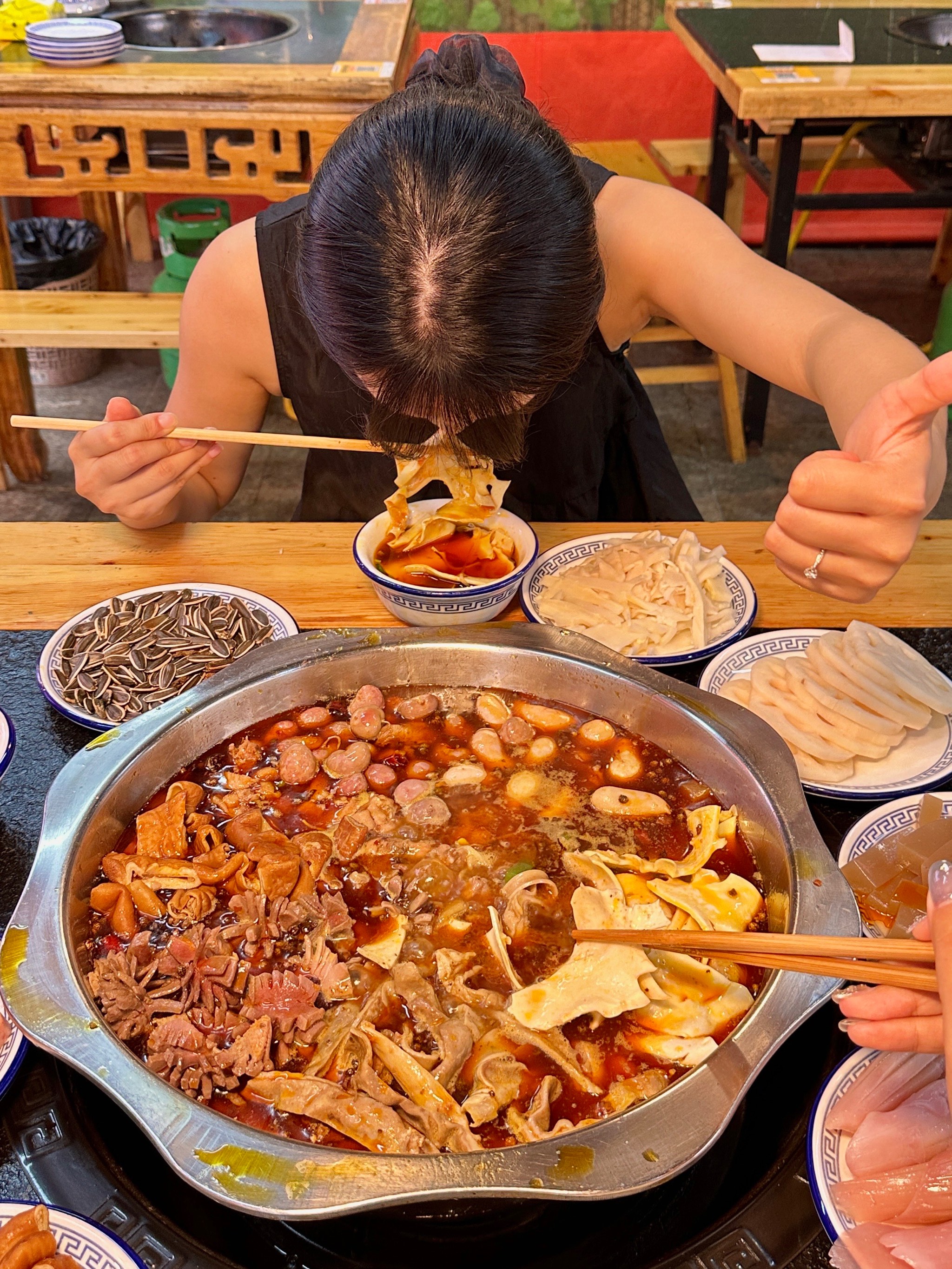四川姐妹美食（四川两姐妹美食）《四川两姐妹美食直播》