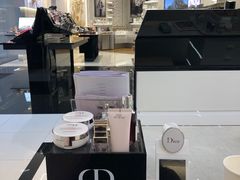 -Dior迪奥(上海世茂广场店)
