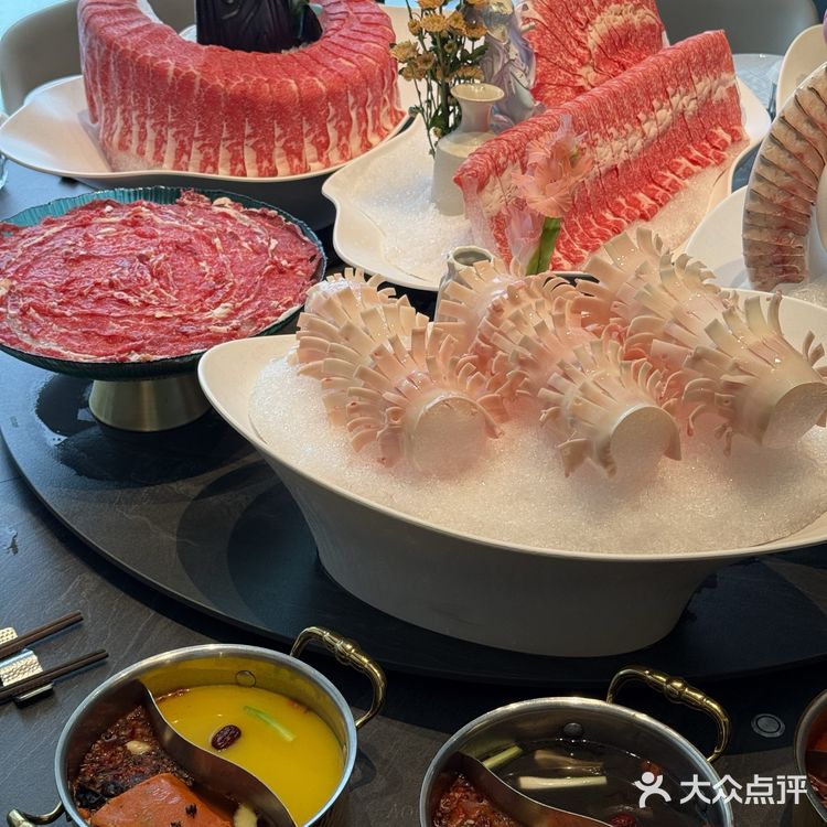 成都南门吃火锅！环境好的没边了。。。
