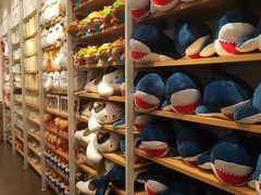 -名创优品(广东东莞东城万达2店)