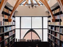 -钟书阁(松江泰晤士小镇店)