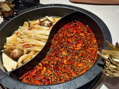 菌汤鸳鸯锅-销魂美蛙鱼头火锅(上海首店)