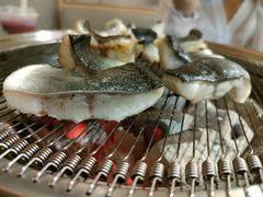 -围炉肉舍•炭烤活鳗•丹东海鲜烤肉(步行街店)