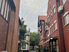 -钟书阁(松江泰晤士小镇店)