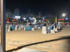 -亚龙湾希尔顿自助餐厅·海鲜·烧烤·沙滩BBQ·现场乐队