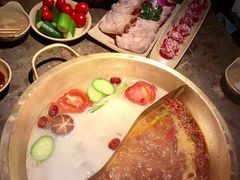 红白鸳鸯锅-小龙坎火锅(湖滨银泰in77店)