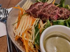 泰式煎牛肉泰碗配绿咖喱酱-Wagas沃歌斯(合生汇店)