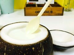 -志龙皇冠吃货椰子铺