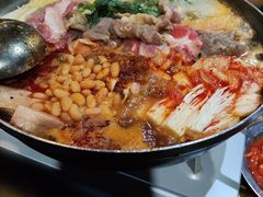 部队锅-MI WU FACTORY米屋美食工厂餐厅(绿地店)