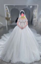 -艾米丽婚纱礼服