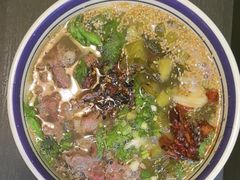 -云阿蛮云南生烫牛肉米线(奉贤路店)