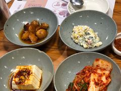 四个前菜-草家酱蟹炭火烤肉店(珲春南路一店)