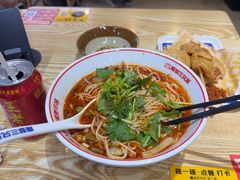 -魔都三兄弟酸辣粉·蘸卤炸串(虹桥万科店)