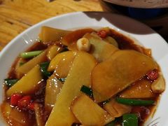 -老滇山寨•云南特色菜•地方菜•民族风情歌舞表演(金碧店)