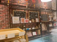 面包甜点陈列柜-熊叔熊婶面包房(团结湖店)