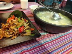 -香巴拉云南餐厅(华莱坞店)