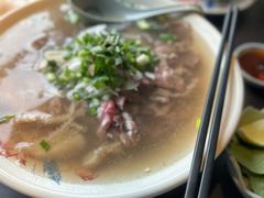 -大头虾越式风味餐厅(光明广场店)