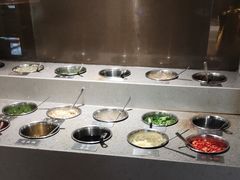 自助调料区-顺德公广东猪肚鸡·煲仔饭(白石洲店)
