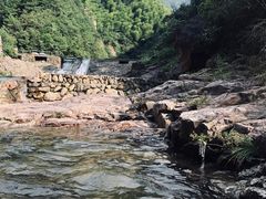 -安吉龙王山峡谷漂流
