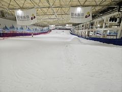 -乔波室内滑雪场