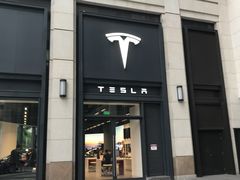 -TESLA 特斯拉(上海太古汇体验店)