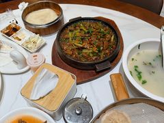 -梅利汴京烤鸭•开封豫菜地标店(东大街店)