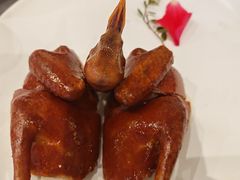 脆皮乳鸽-名佳荟