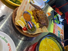 -小小集渔·泰式大排档(太古里香槟店)