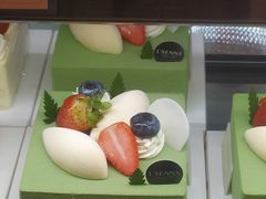 -罗森尼娜(德思勤店)