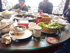 -小天鹅火锅·一线江景洪鼎旗舰店(洪崖洞店)